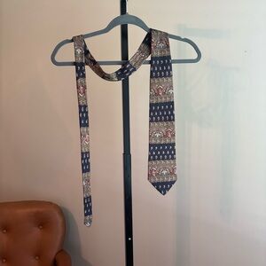 Blue‎ and Cream Geometric Pattern Tie